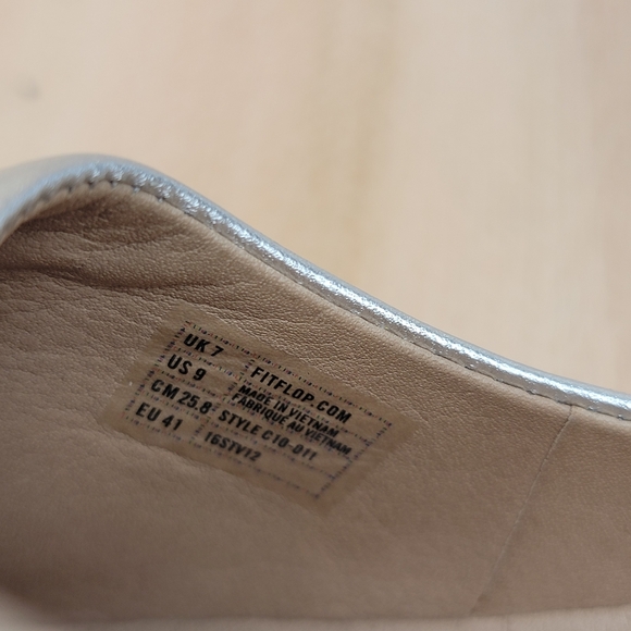 Fitflop Superballerina Silver Leather Ballet Flats Slip On Shoes Womens Size 9. - Picture 7 of 9